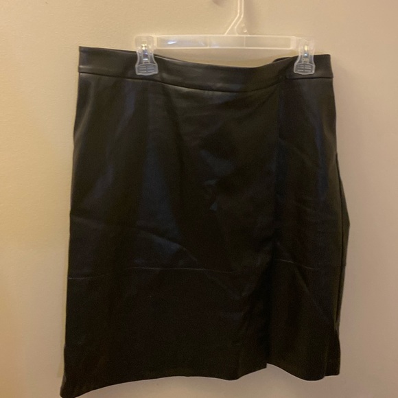 Faux leather skirt. - Picture 1 of 4